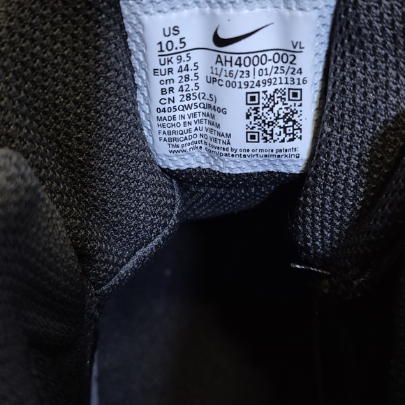 Nike Men's Size 10.5 Pro Savage 2 Black Football Cleats NEW - Picture 6 of 12